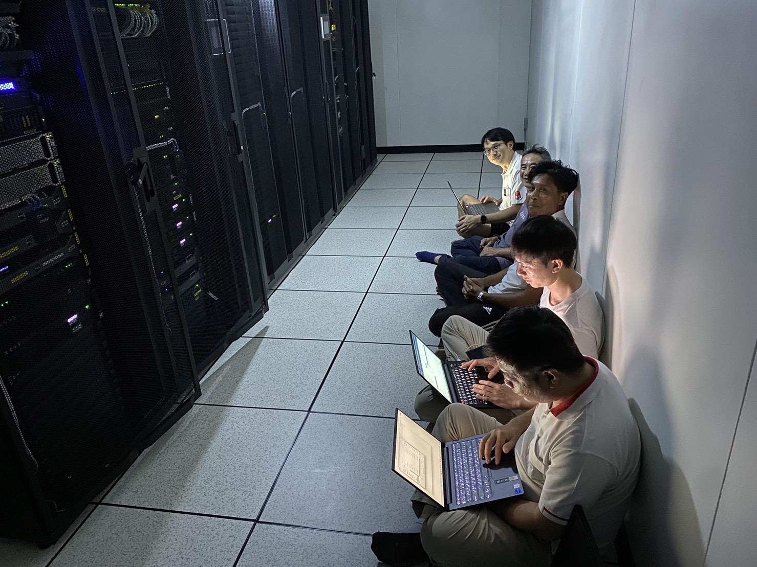 ศูนย์บริการเทคโนโลยีสารสนเทศ เฝ้าระวัง ดูแลการทำงานของระบบ Data Center